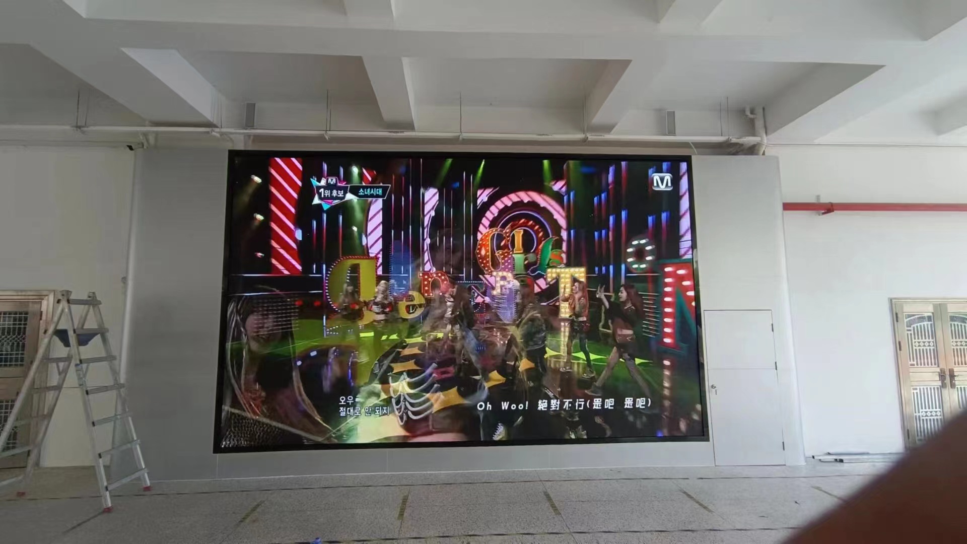 led screen wall mounted